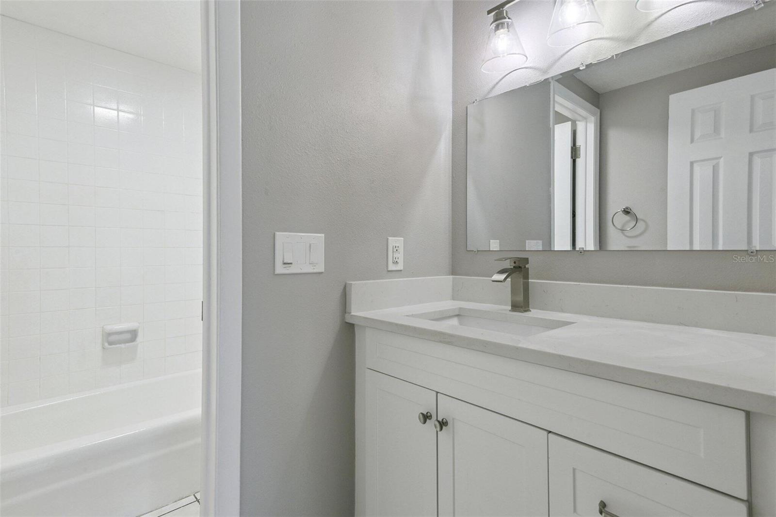 Image 16 of 25 For 7111 Gateway Court