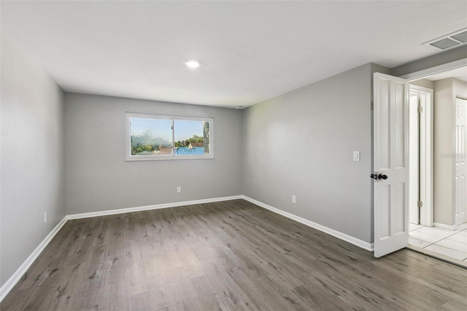 Image 20 of 25 For 7111 Gateway Court