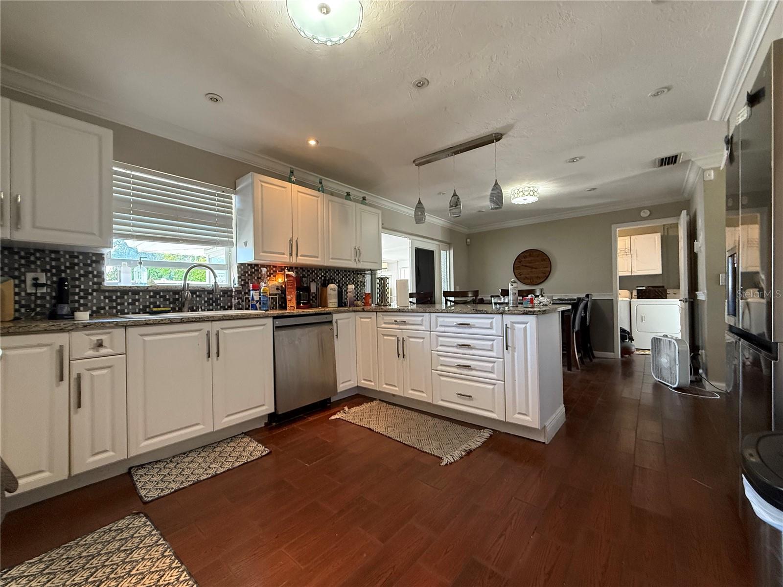 Image 18 of 44 For 3657 Kelly Street