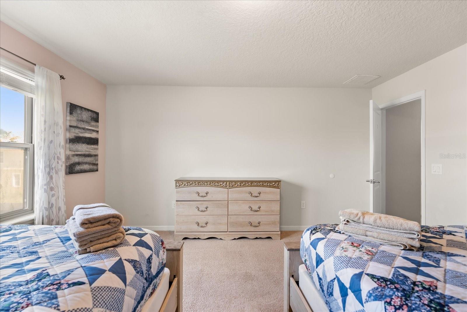 Image 24 of 52 For 5425 Misty Oak Circle