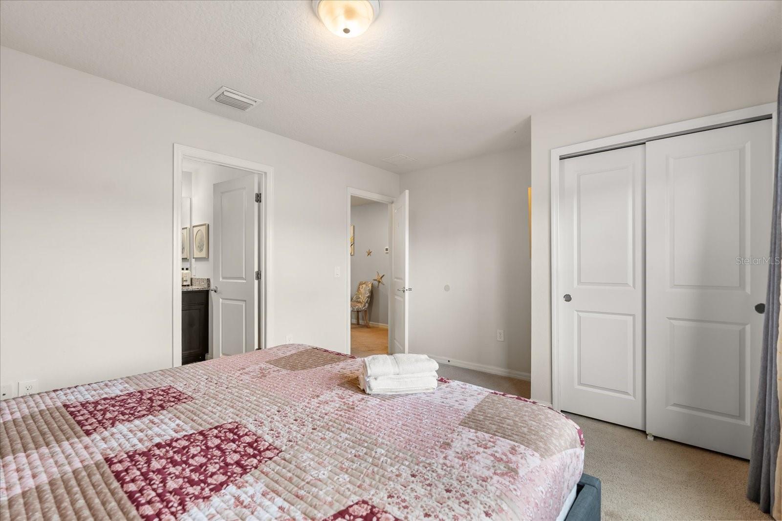 Image 28 of 52 For 5425 Misty Oak Circle