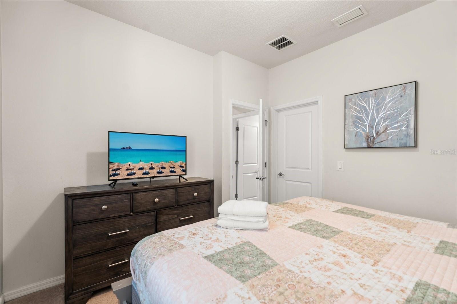 Image 31 of 52 For 5425 Misty Oak Circle