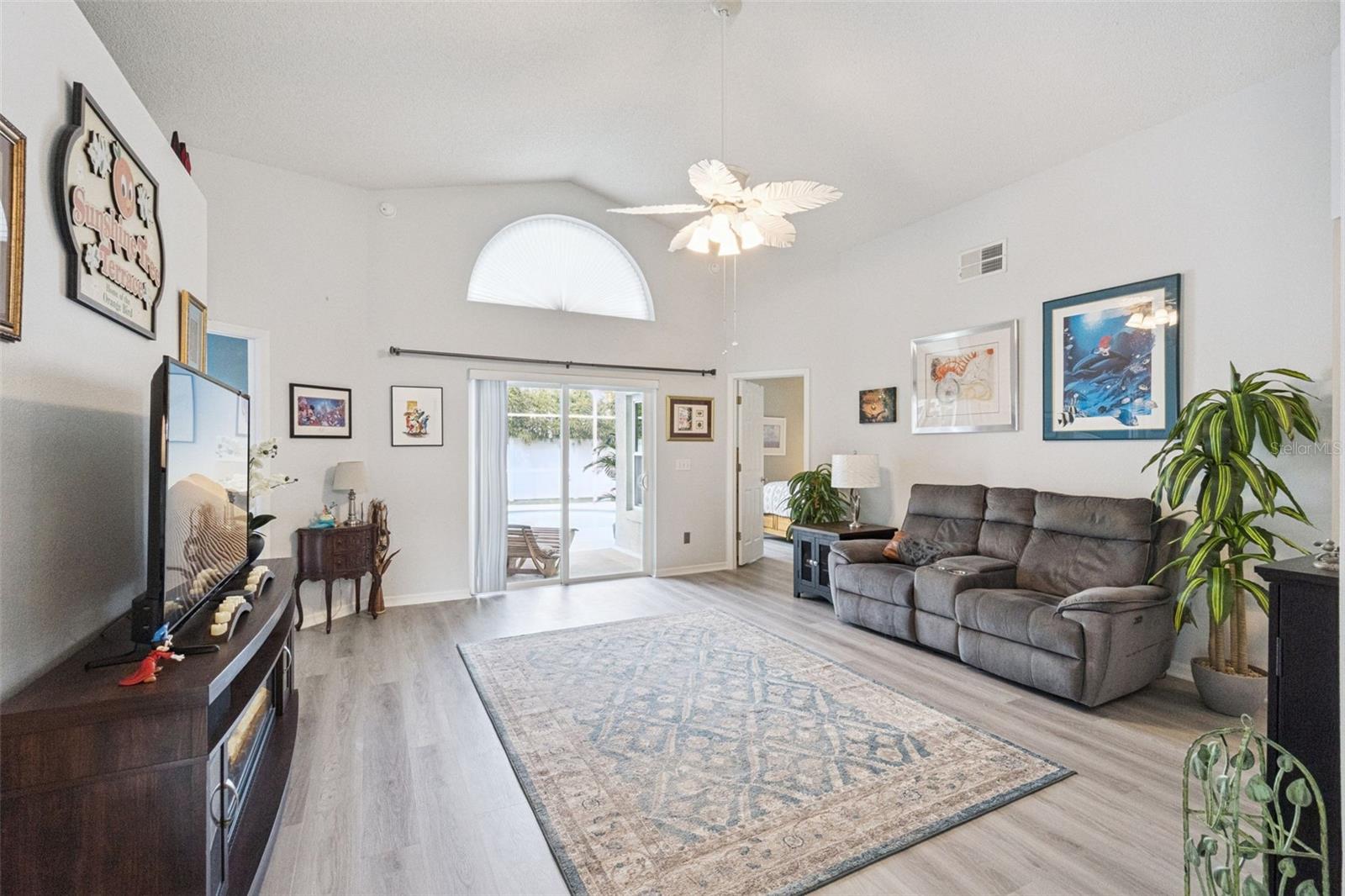 Image 4 of 25 For 326 Canary Island Circle