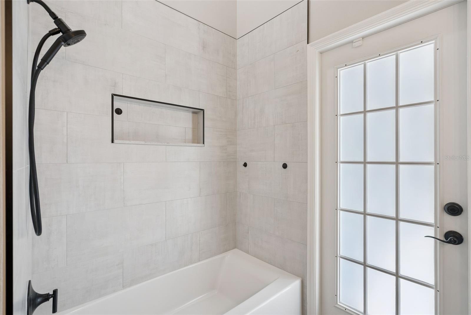 Image 31 of 44 For 1996 Magies Court