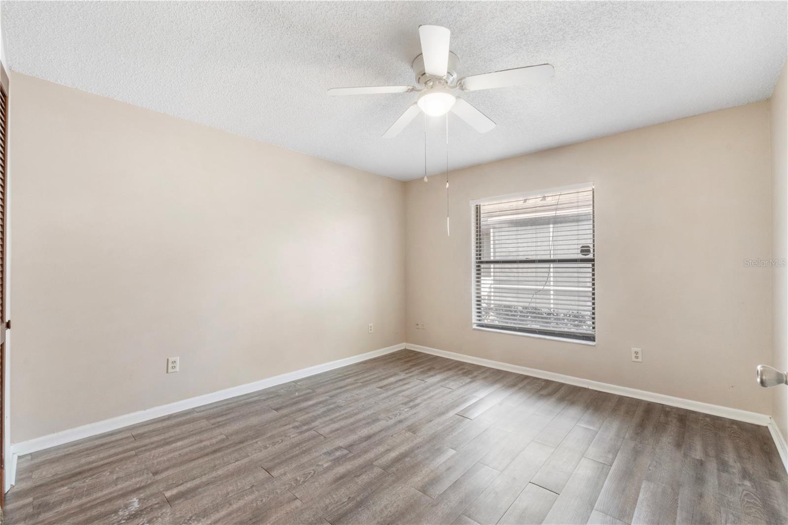 Image 6 of 11 For 314 Douglas Way 900