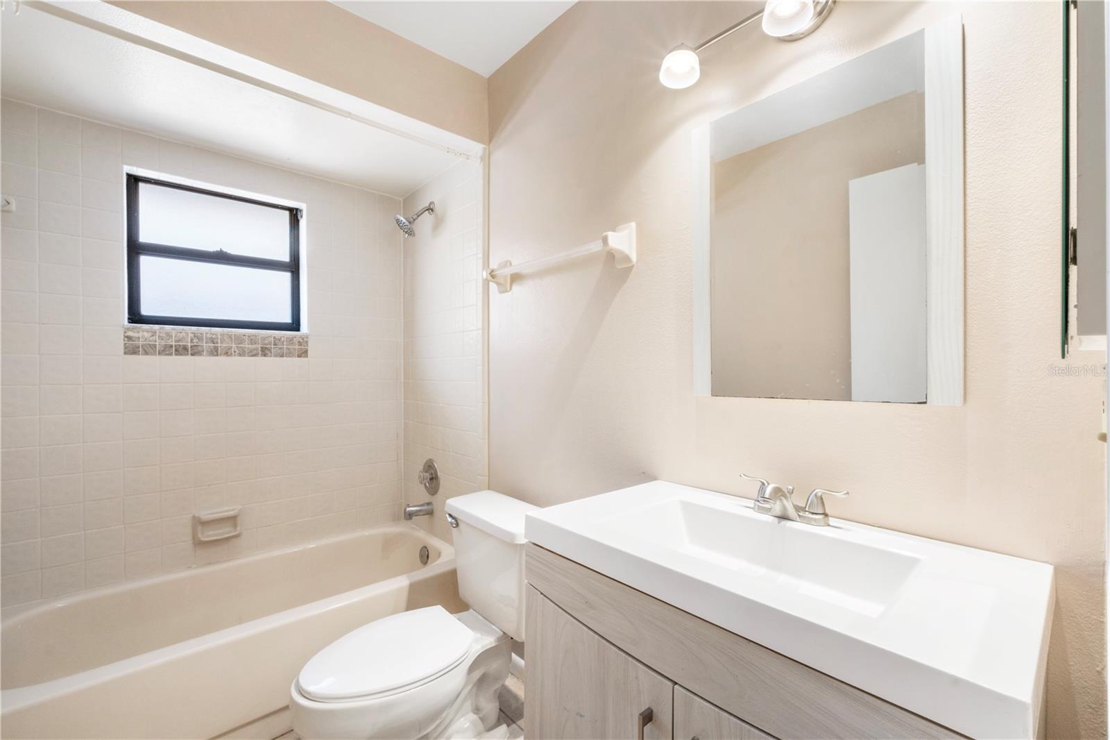 Image 7 of 11 For 314 Douglas Way 900