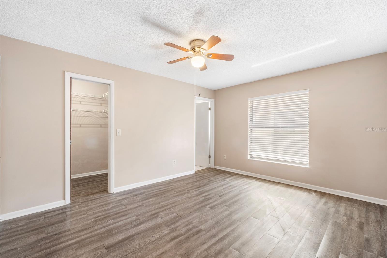 Image 9 of 11 For 314 Douglas Way 900