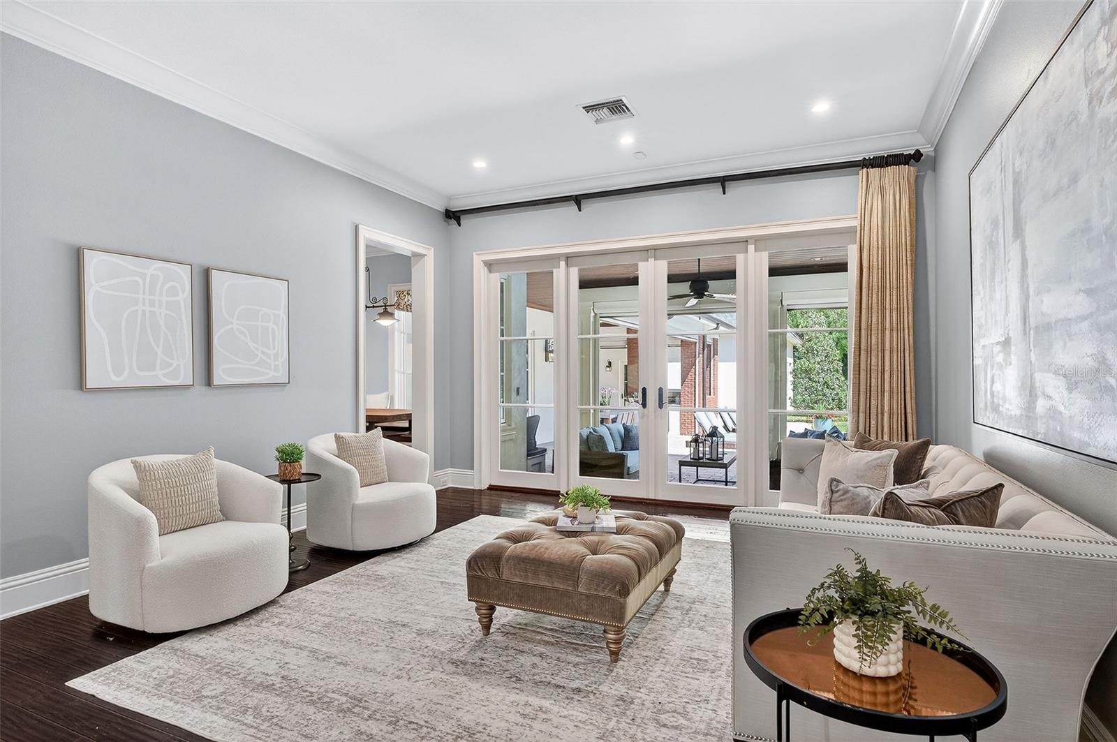 Image 10 of 66 For 141 Glenridge Way