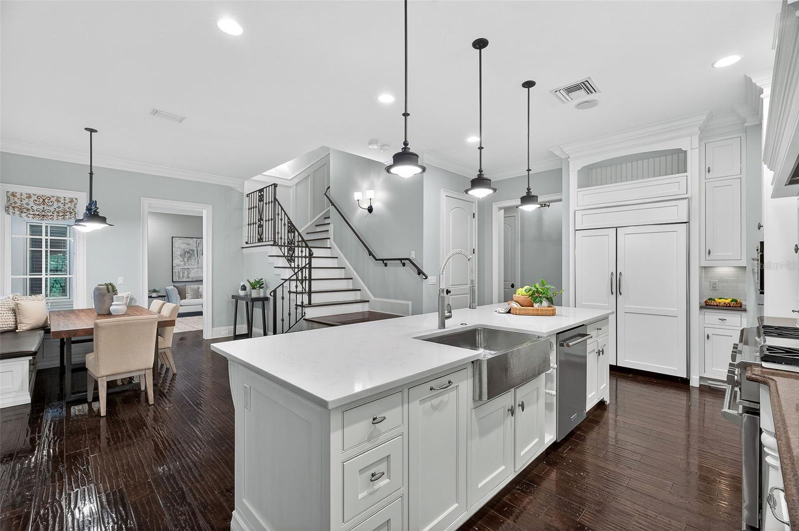 Image 16 of 66 For 141 Glenridge Way