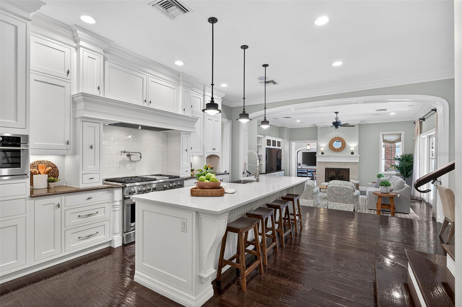 Image 17 of 66 For 141 Glenridge Way