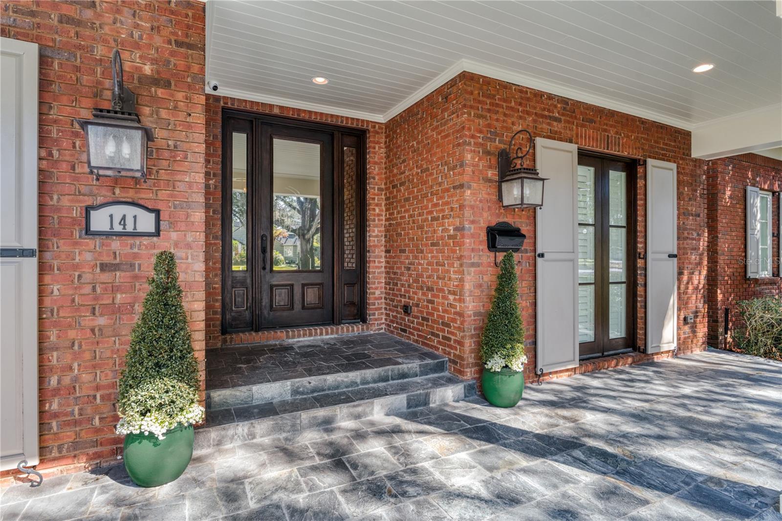 Image 3 of 66 For 141 Glenridge Way