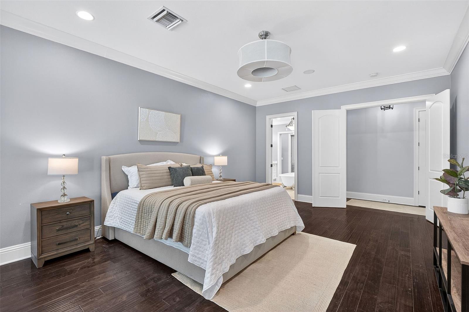 Image 33 of 66 For 141 Glenridge Way