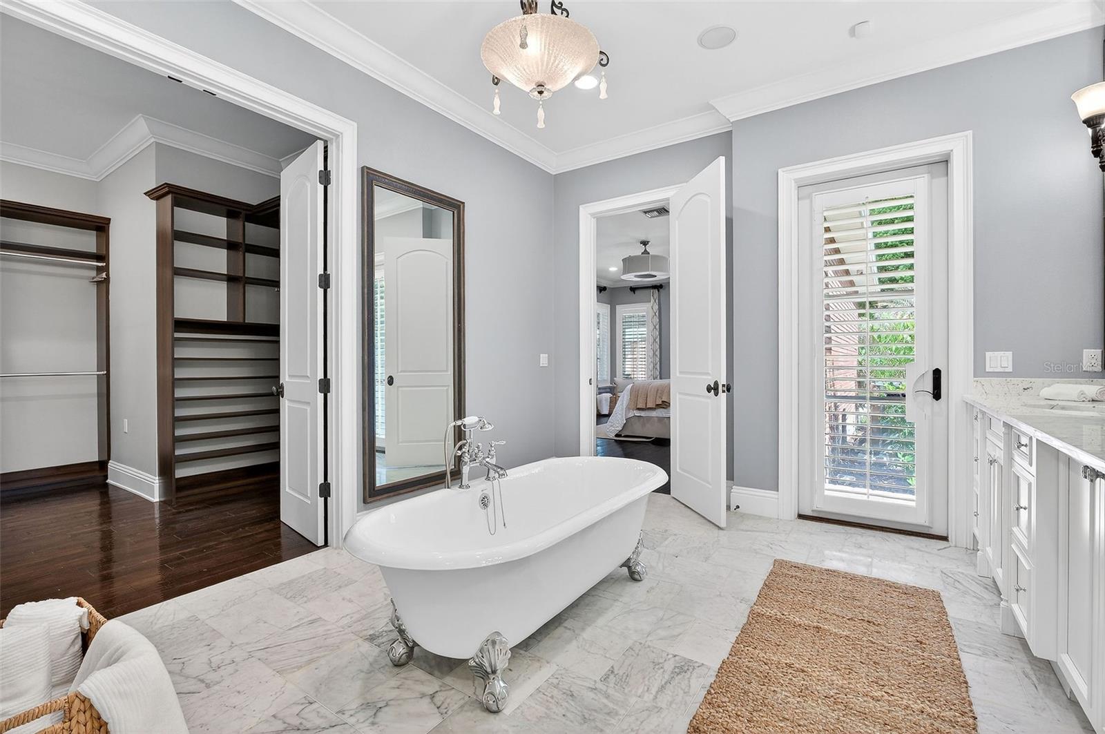 Image 36 of 66 For 141 Glenridge Way