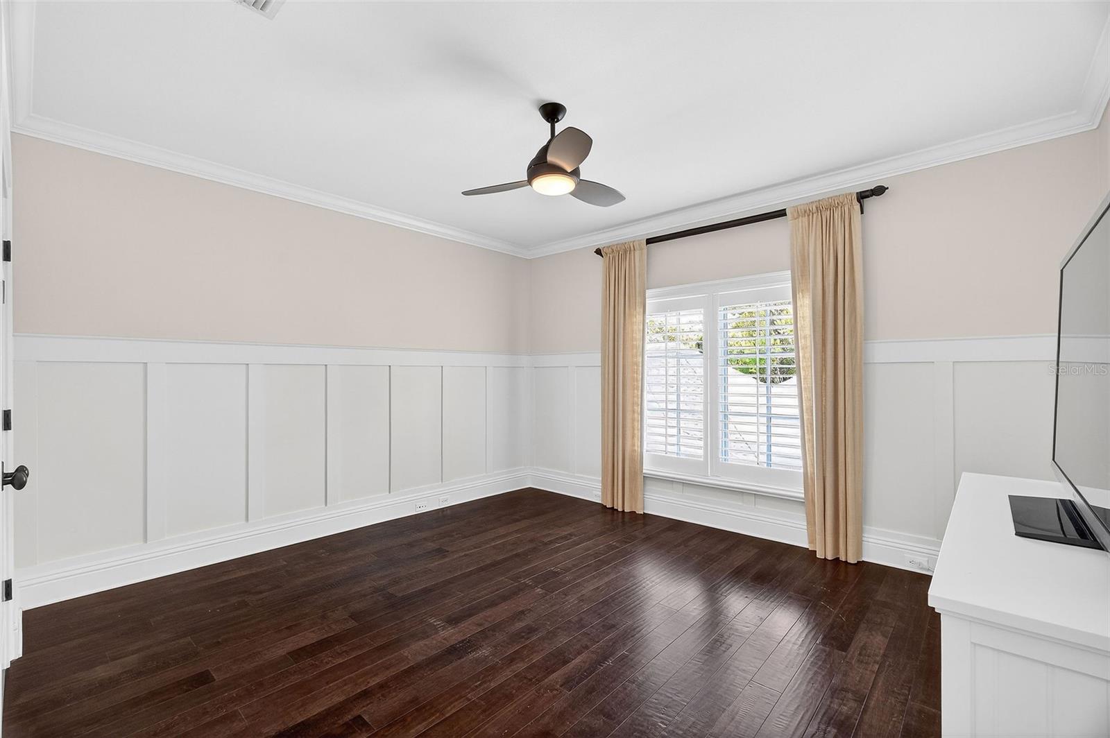 Image 51 of 66 For 141 Glenridge Way