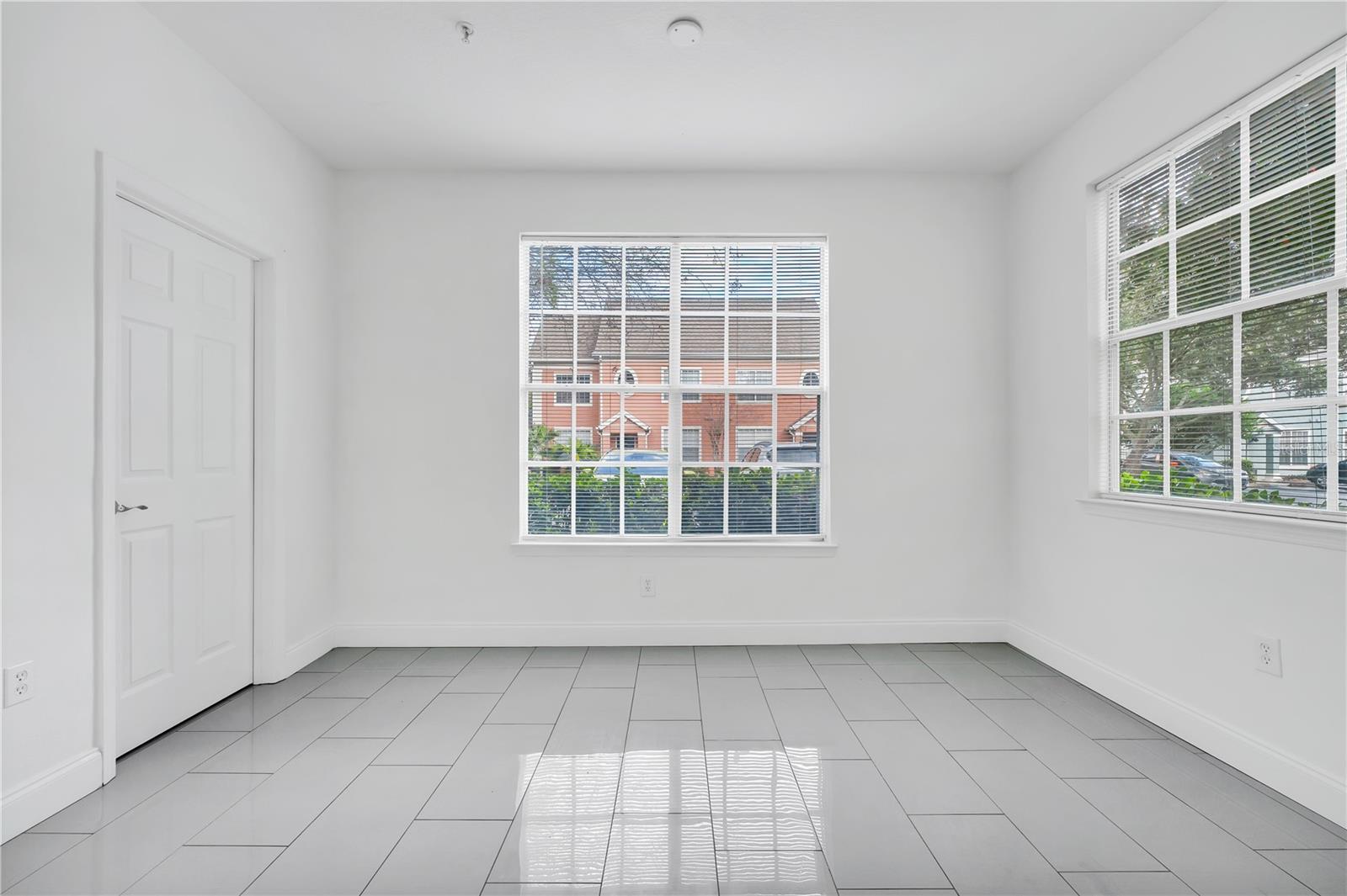 Image 25 of 35 For 12855 Madison Pointe Circle 101