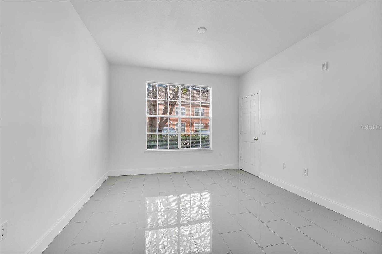 Image 26 of 35 For 12855 Madison Pointe Circle 101