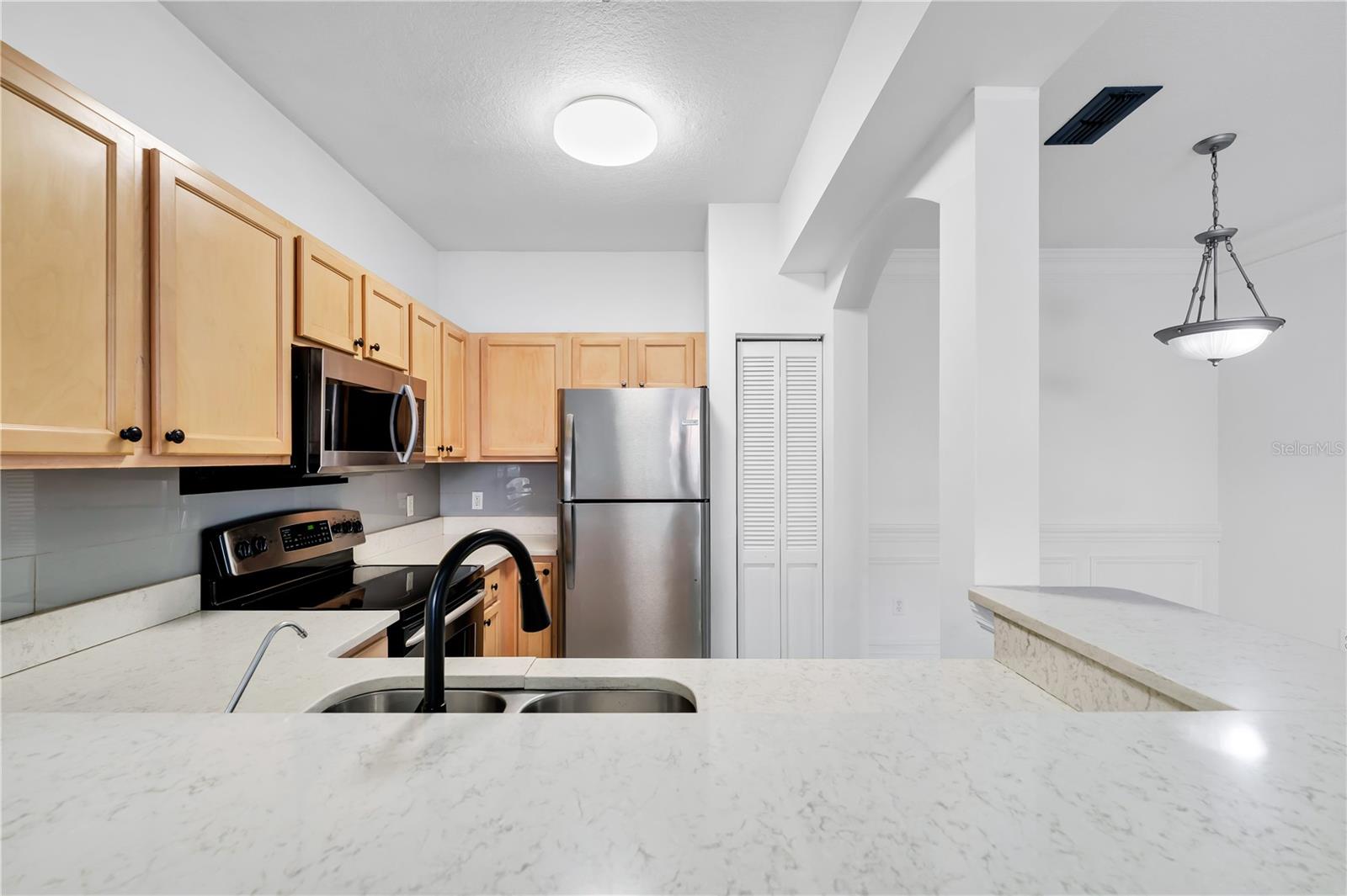 Image 6 of 35 For 12855 Madison Pointe Circle 101