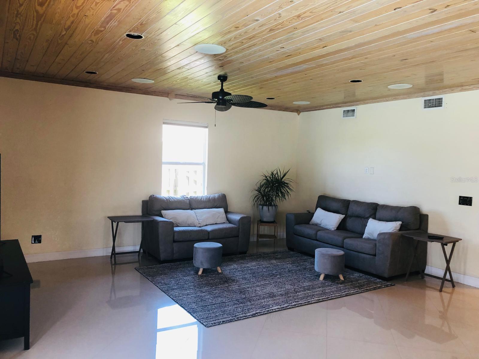 Image 12 of 25 For 2112 East Dunbrooke Cir