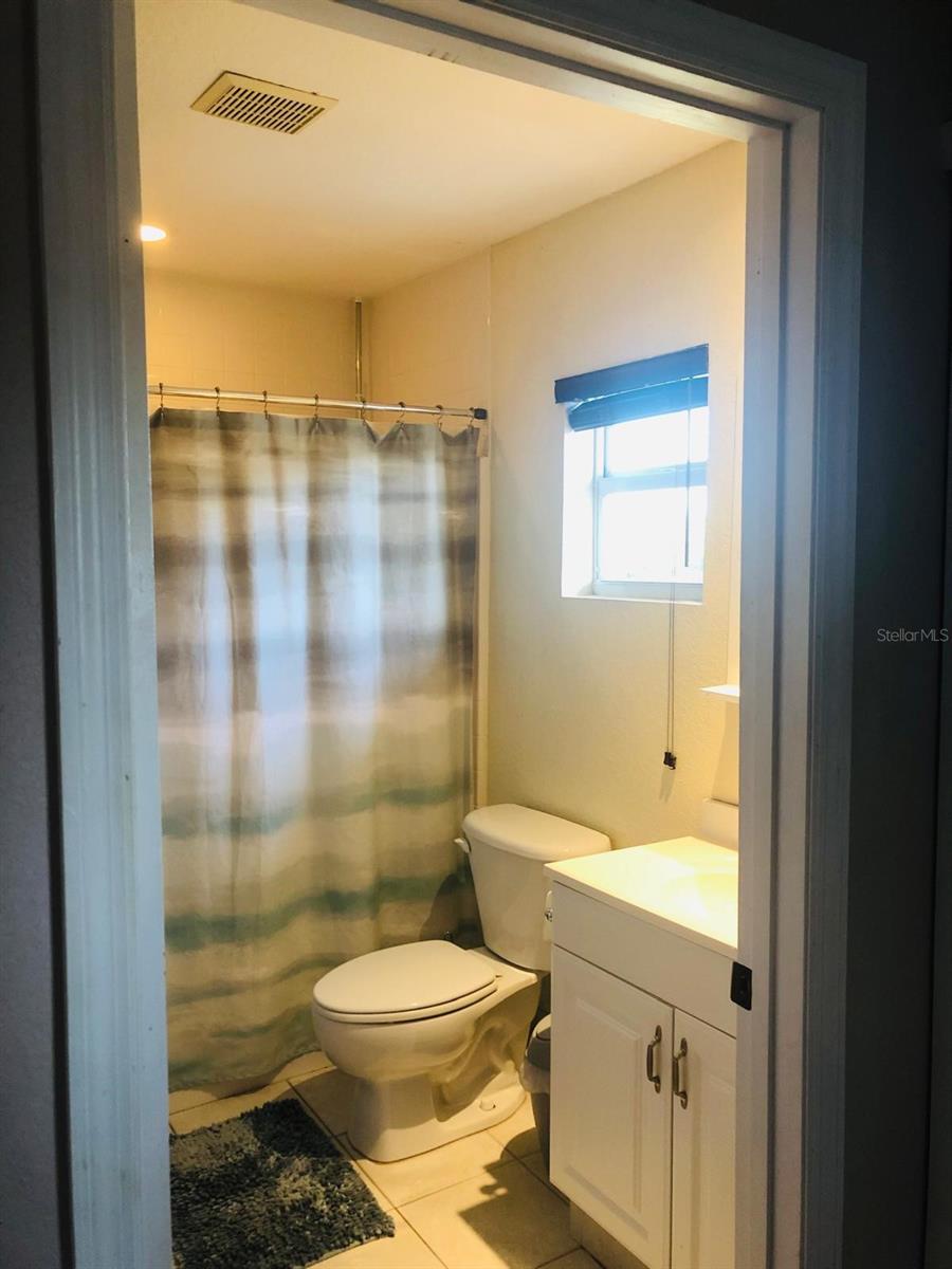 Image 3 of 25 For 2112 East Dunbrooke Cir