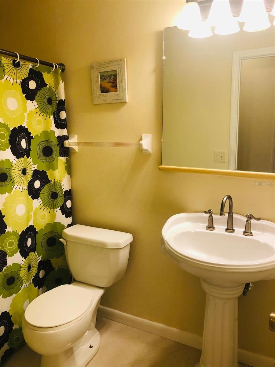 Image 4 of 25 For 2112 East Dunbrooke Cir