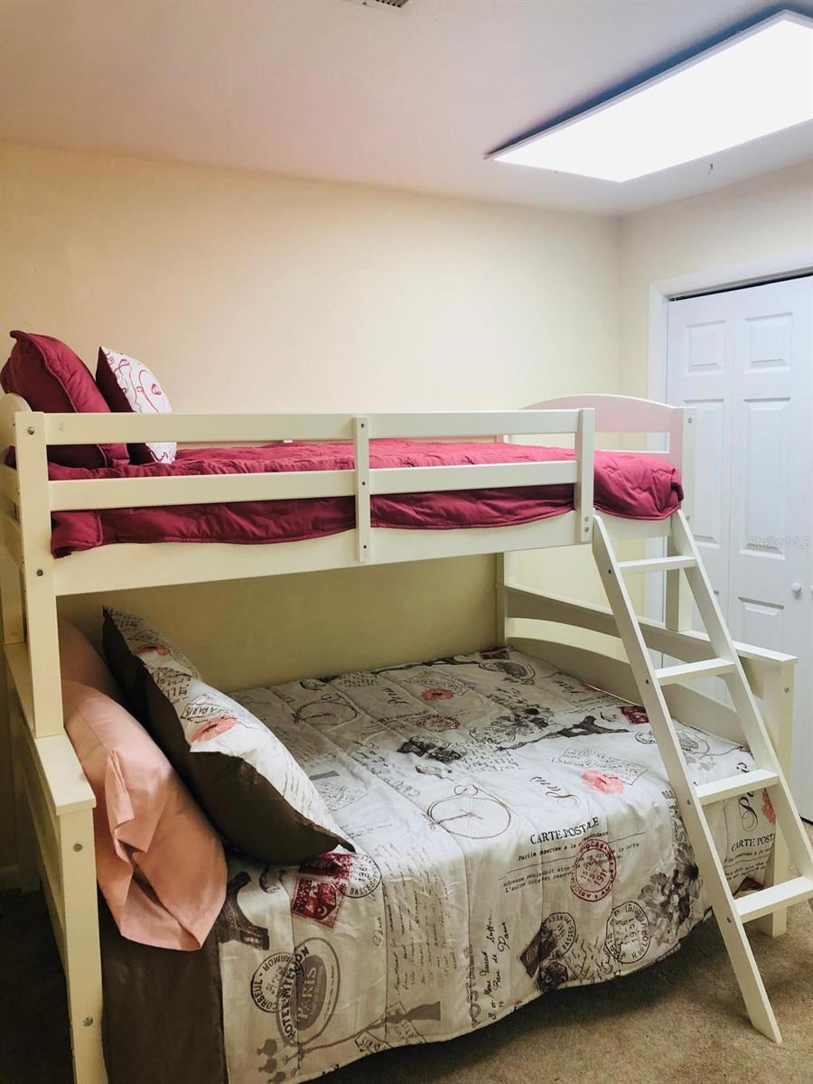 Image 7 of 25 For 2112 East Dunbrooke Cir