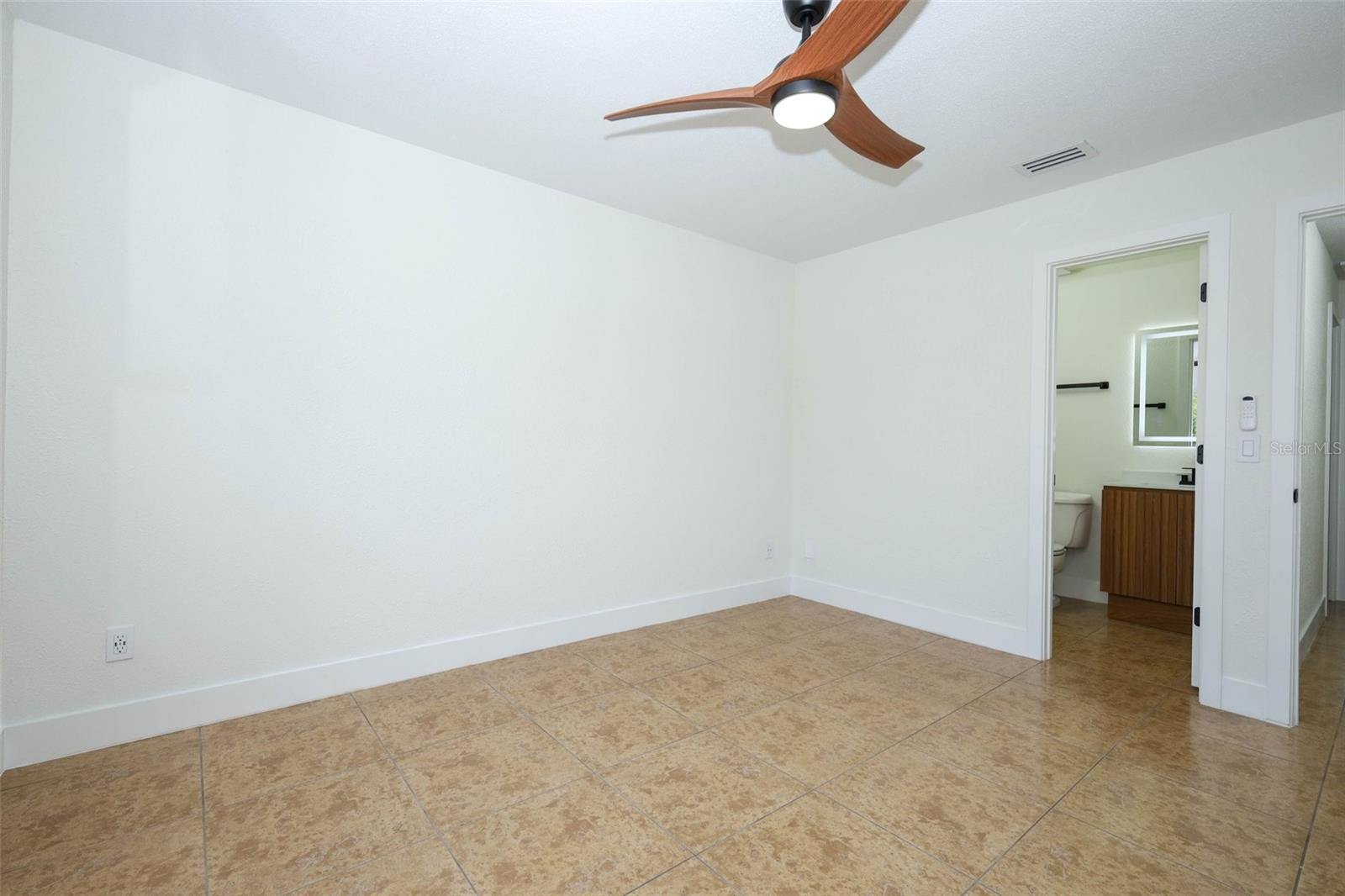 Image 21 of 48 For 11639 Shilpa Court