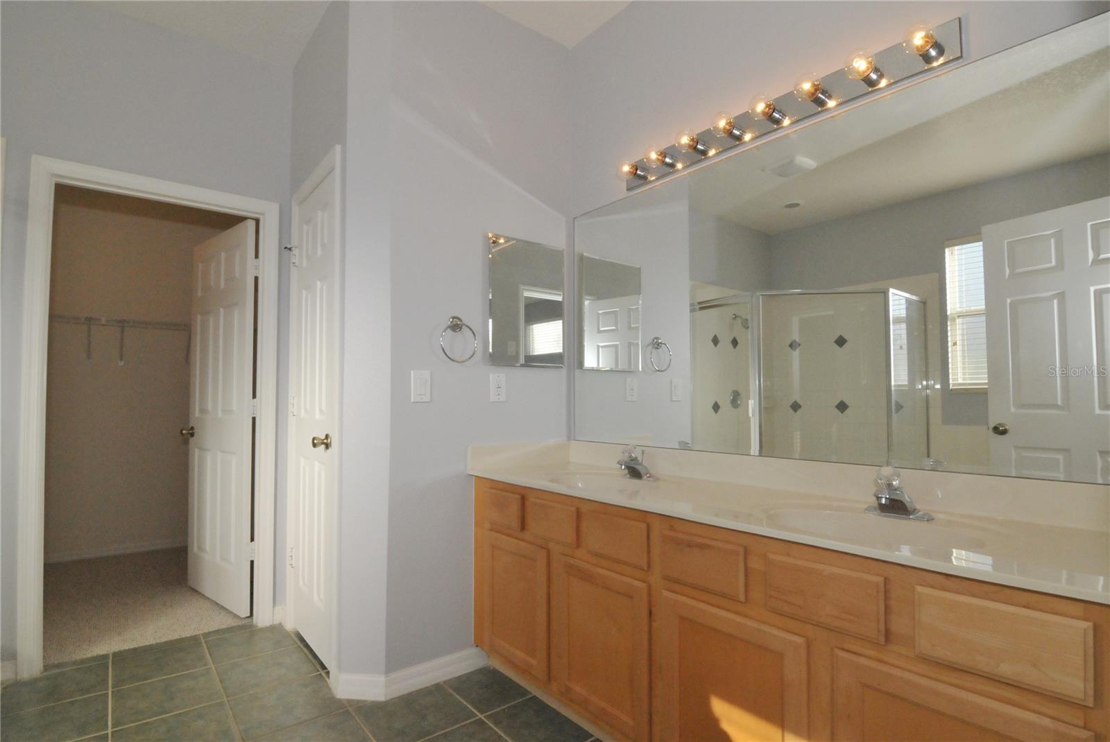 Image 22 of 35 For 5373 Red Leaf Court