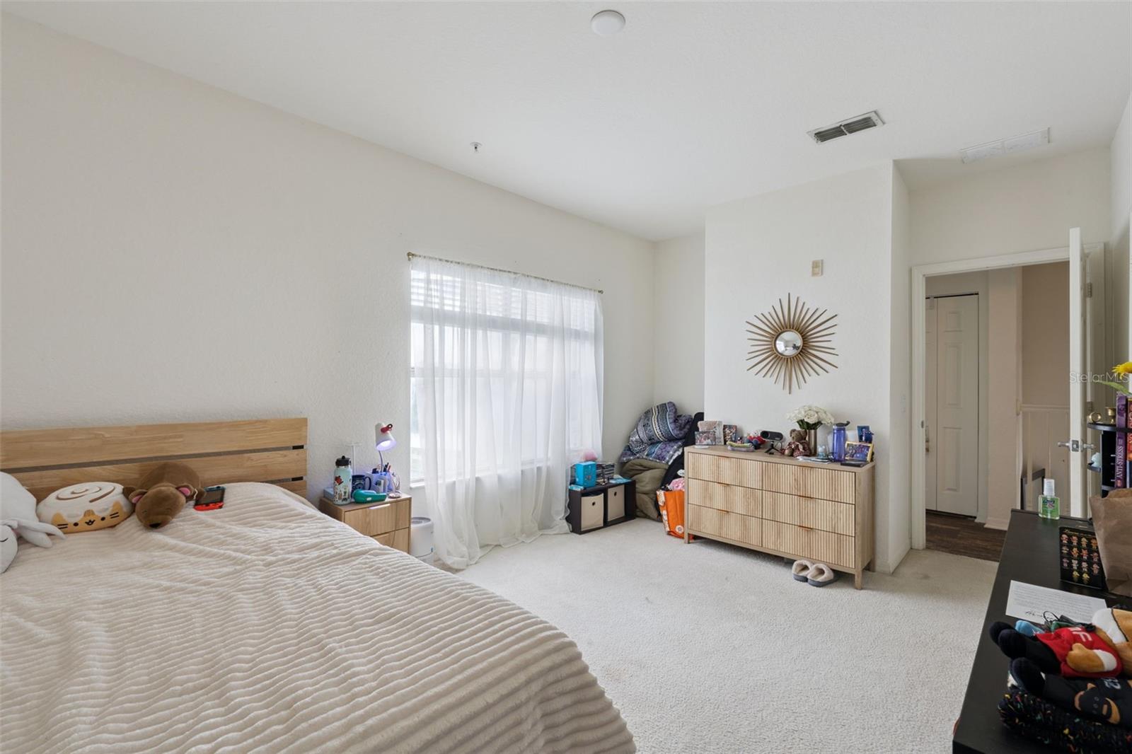 Image 18 of 42 For 2604 Grand Central Parkway 12