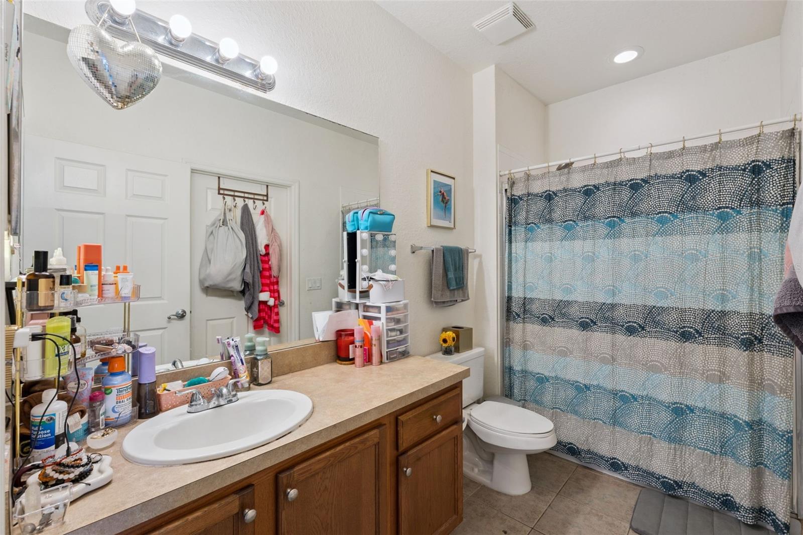 Image 21 of 42 For 2604 Grand Central Parkway 12