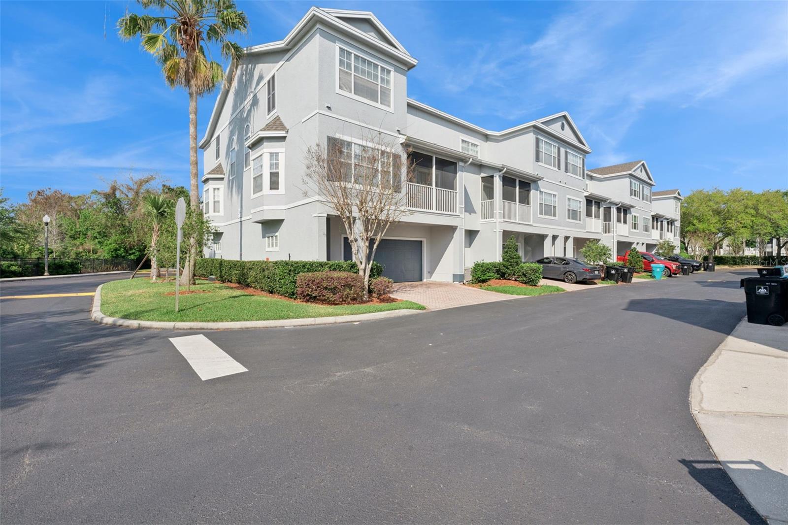 Image 3 of 42 For 2604 Grand Central Parkway 12