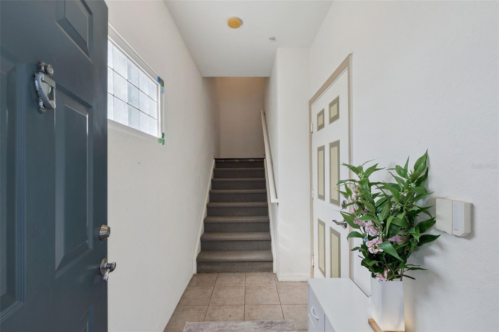 Image 4 of 42 For 2604 Grand Central Parkway 12