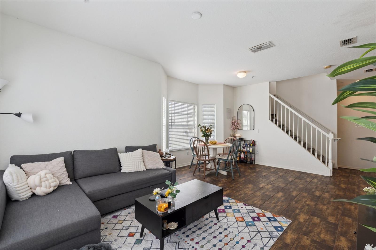 Image 8 of 42 For 2604 Grand Central Parkway 12