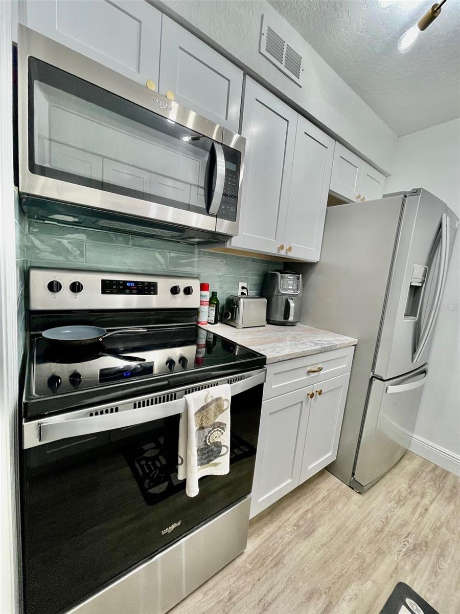 Image 8 of 14 For 305 Wymore Road 101