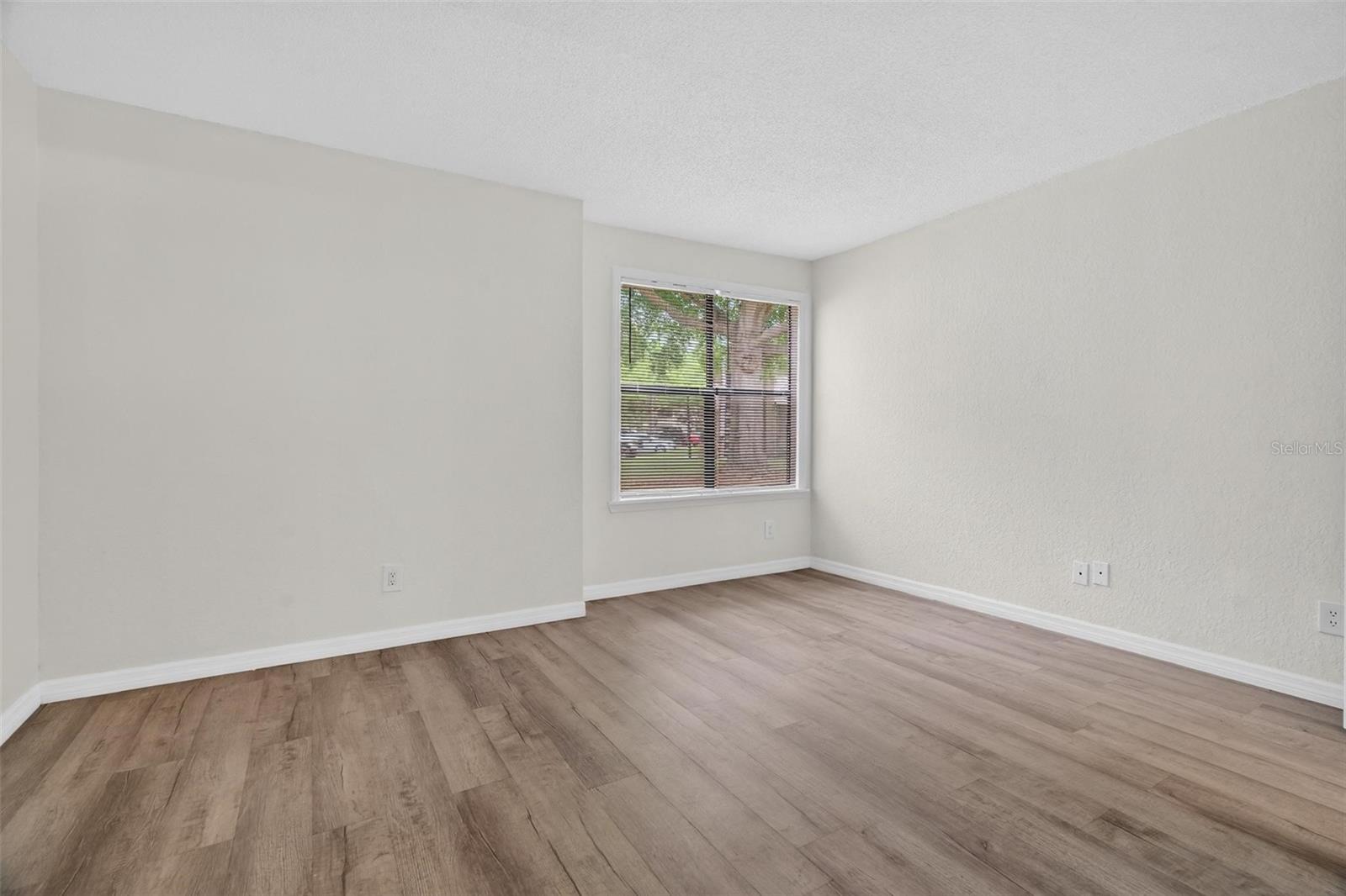 Image 19 of 48 For 2929 Antique Oaks Circle 53