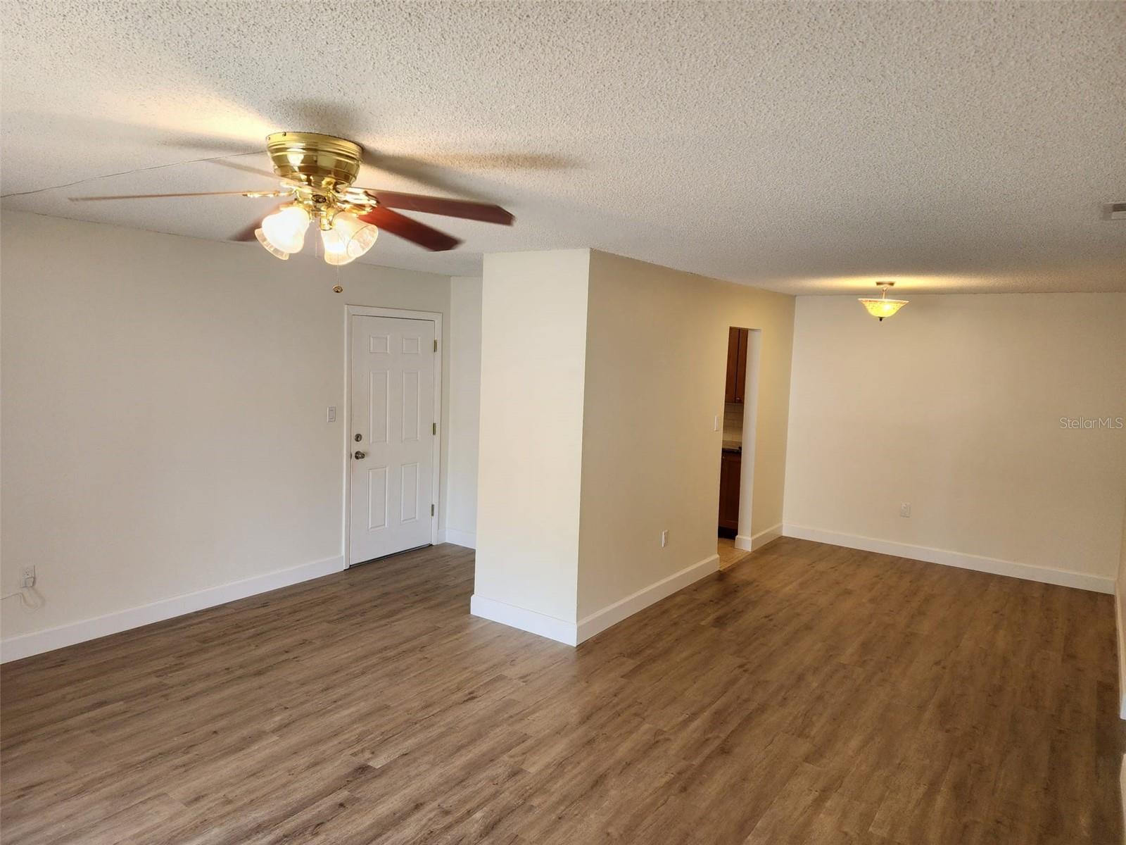 Image 4 of 27 For 310 Cherokee Court F