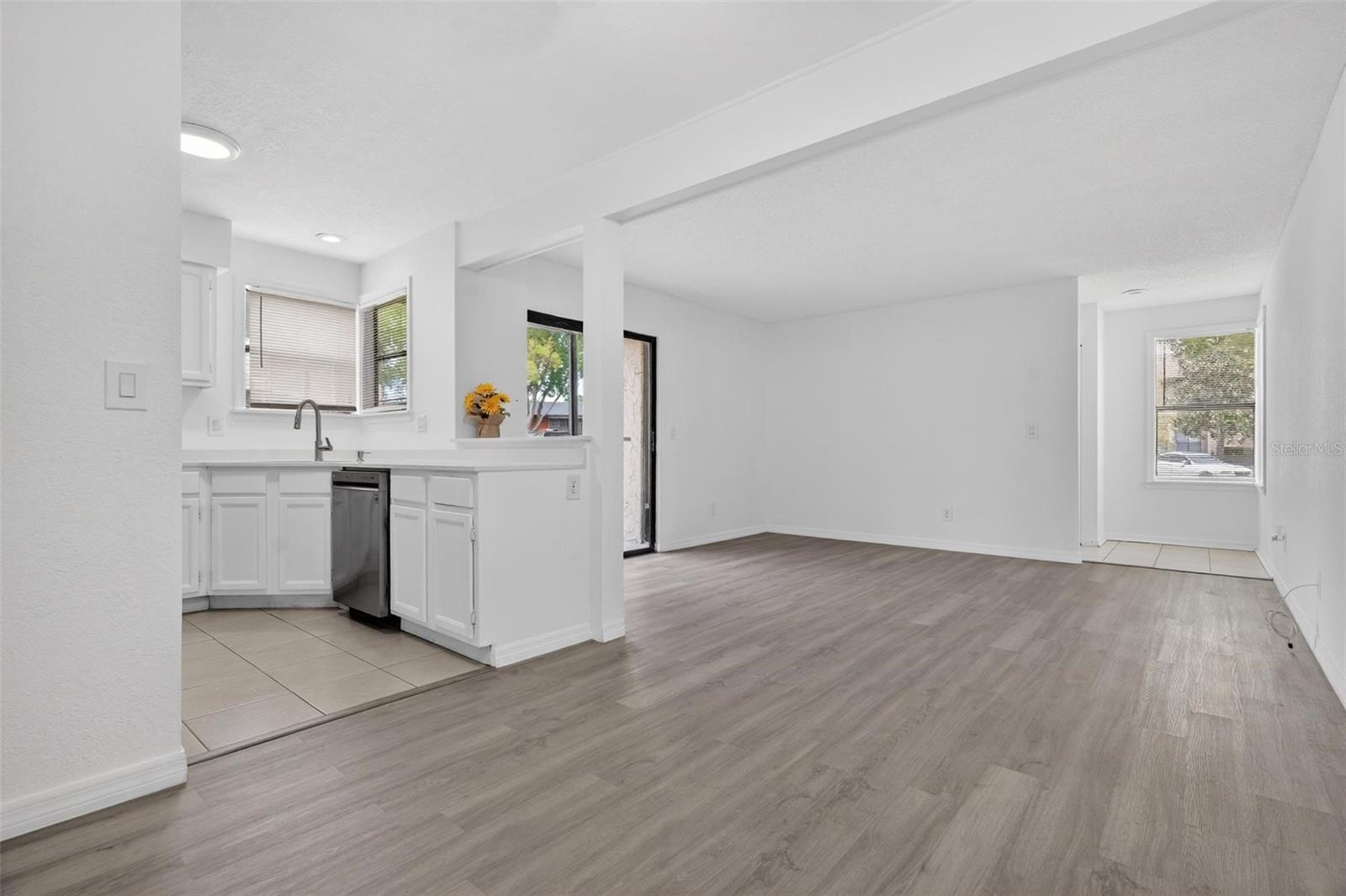 Image 4 of 46 For 2929 Antique Oaks Circle 53