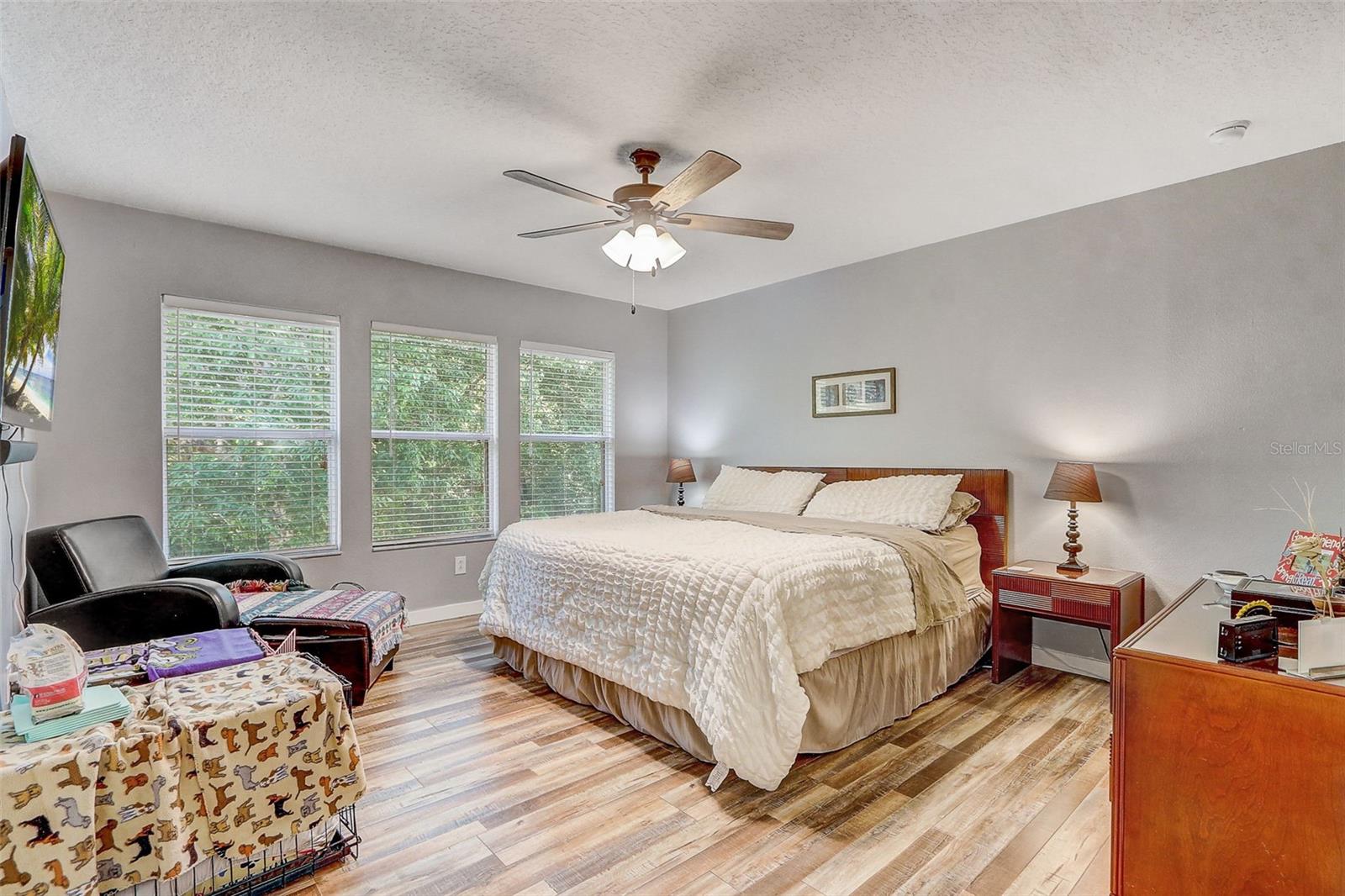 Image 12 of 23 For 517 Lake Eagle Lane