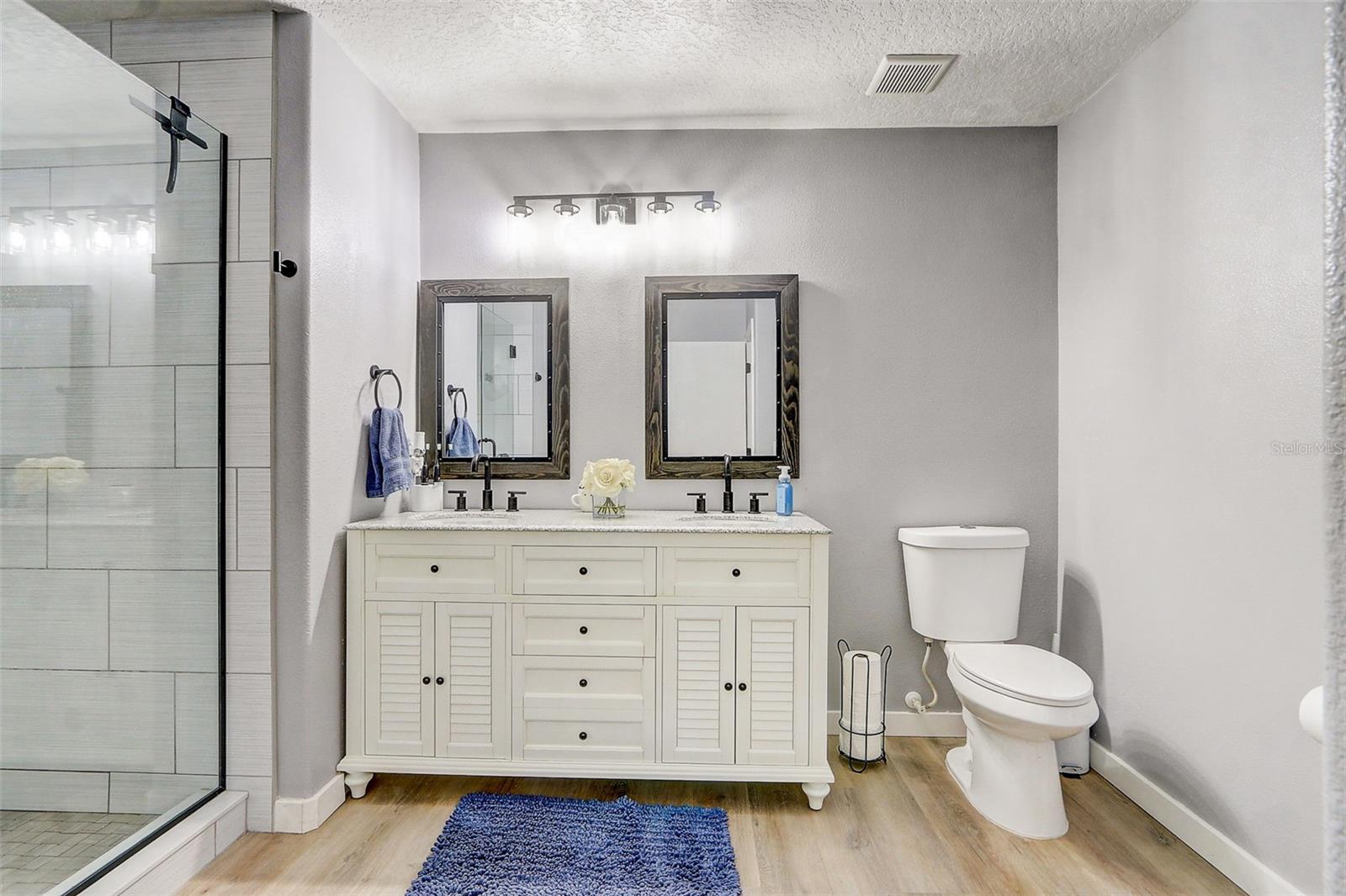 Image 14 of 23 For 517 Lake Eagle Lane