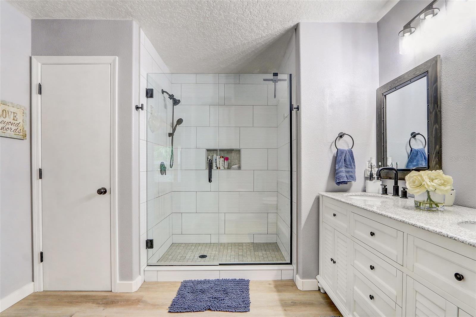 Image 15 of 23 For 517 Lake Eagle Lane