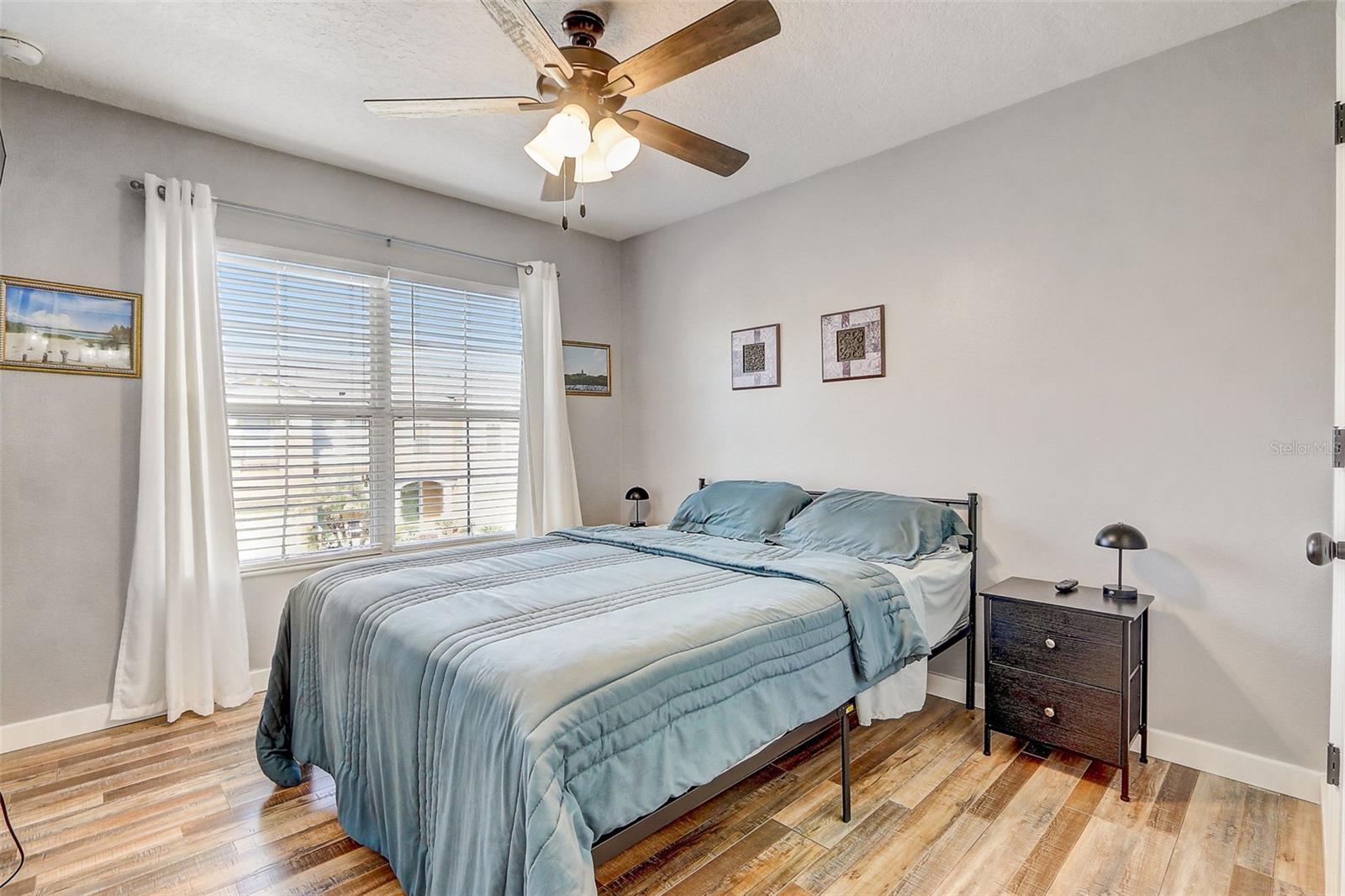 Image 16 of 23 For 517 Lake Eagle Lane