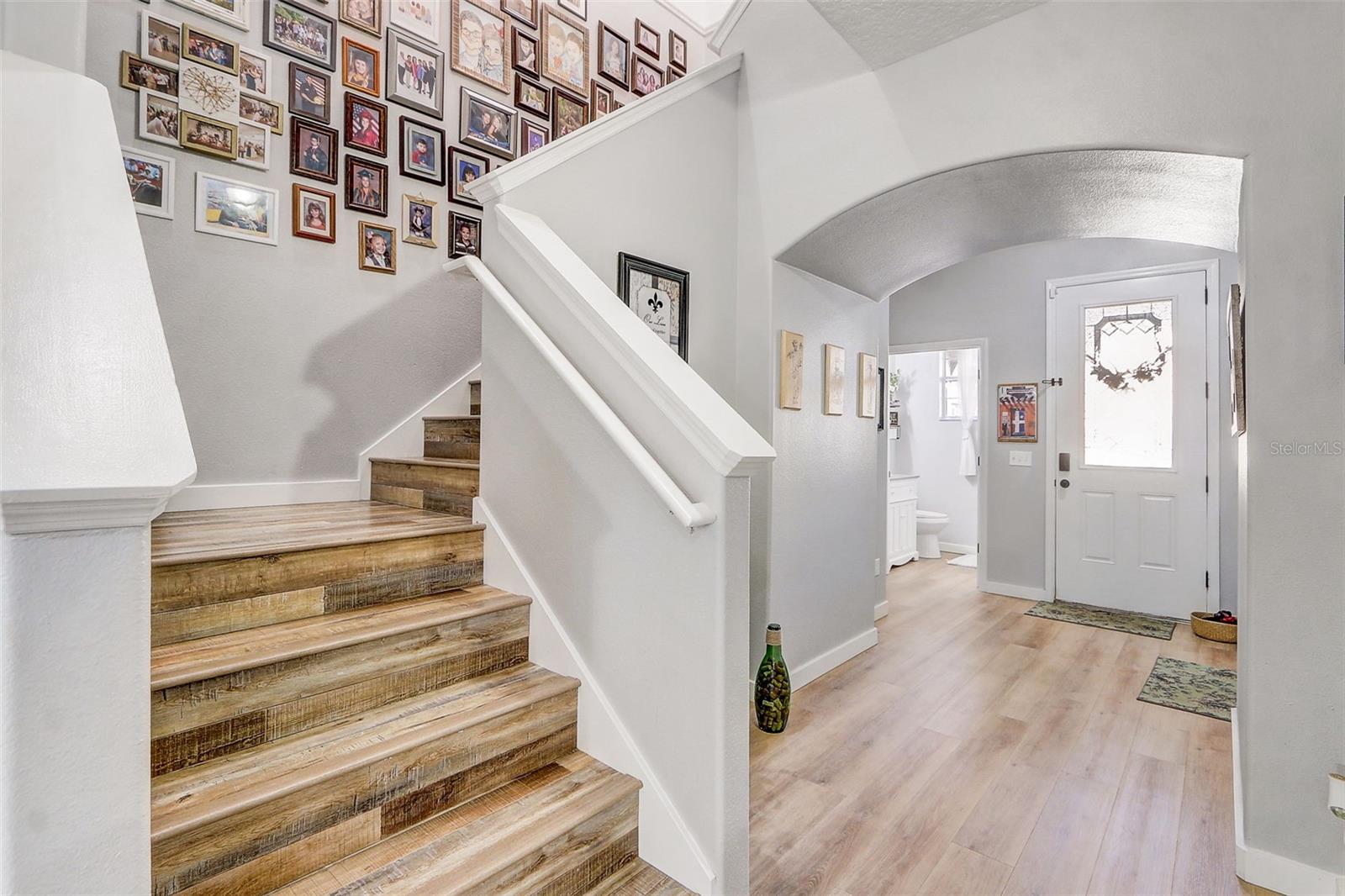 Image 2 of 23 For 517 Lake Eagle Lane