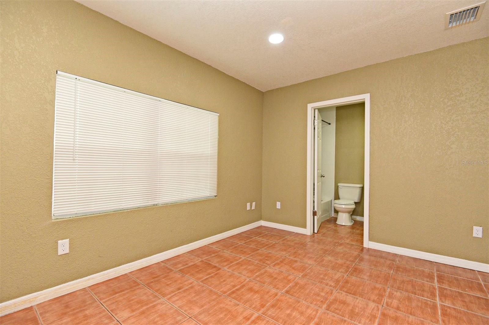 Image 16 of 21 For 1023 Amelia Street