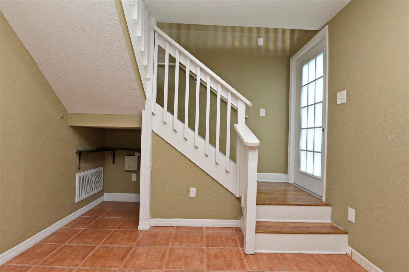 Image 4 of 21 For 1023 Amelia Street