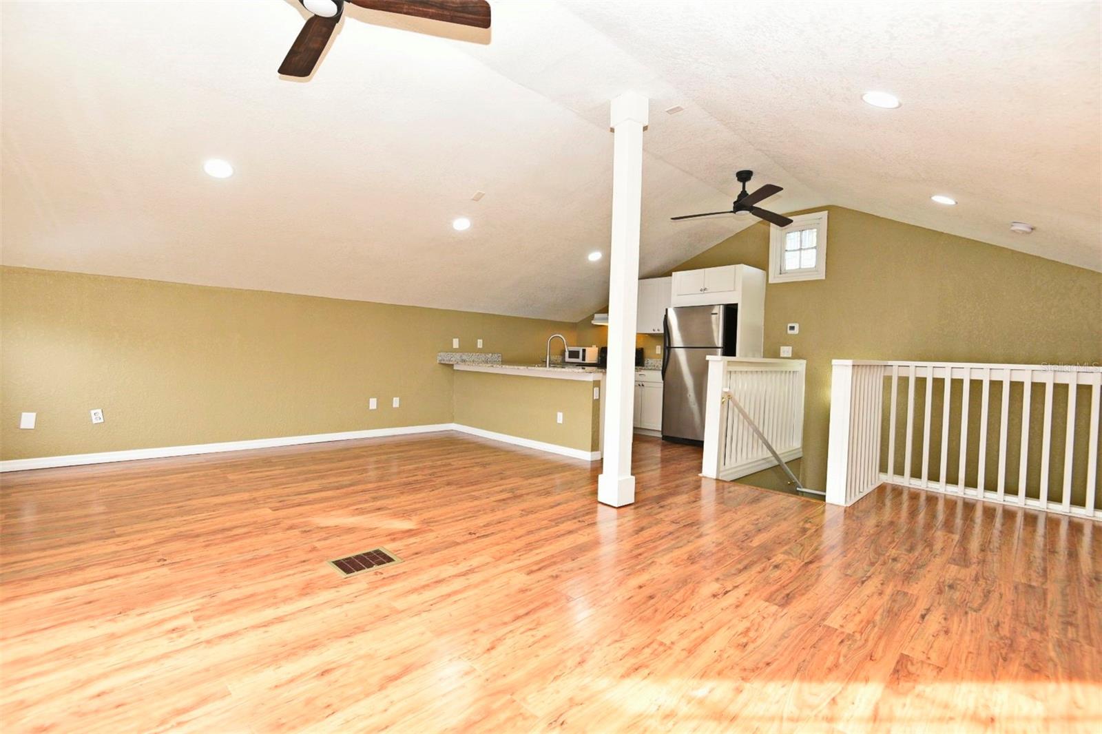 Image 6 of 21 For 1023 Amelia Street