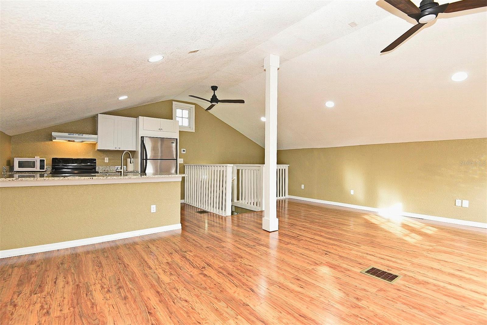 Image 8 of 21 For 1023 Amelia Street