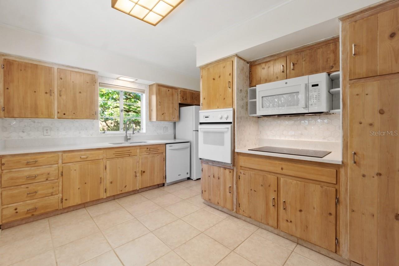 Image 12 of 33 For 1923 Linden Road