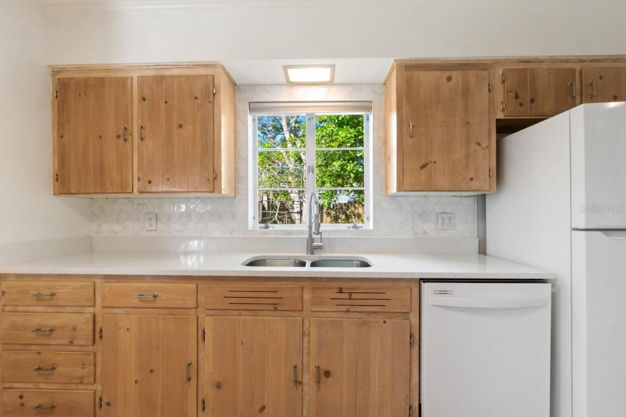 Image 17 of 33 For 1923 Linden Road