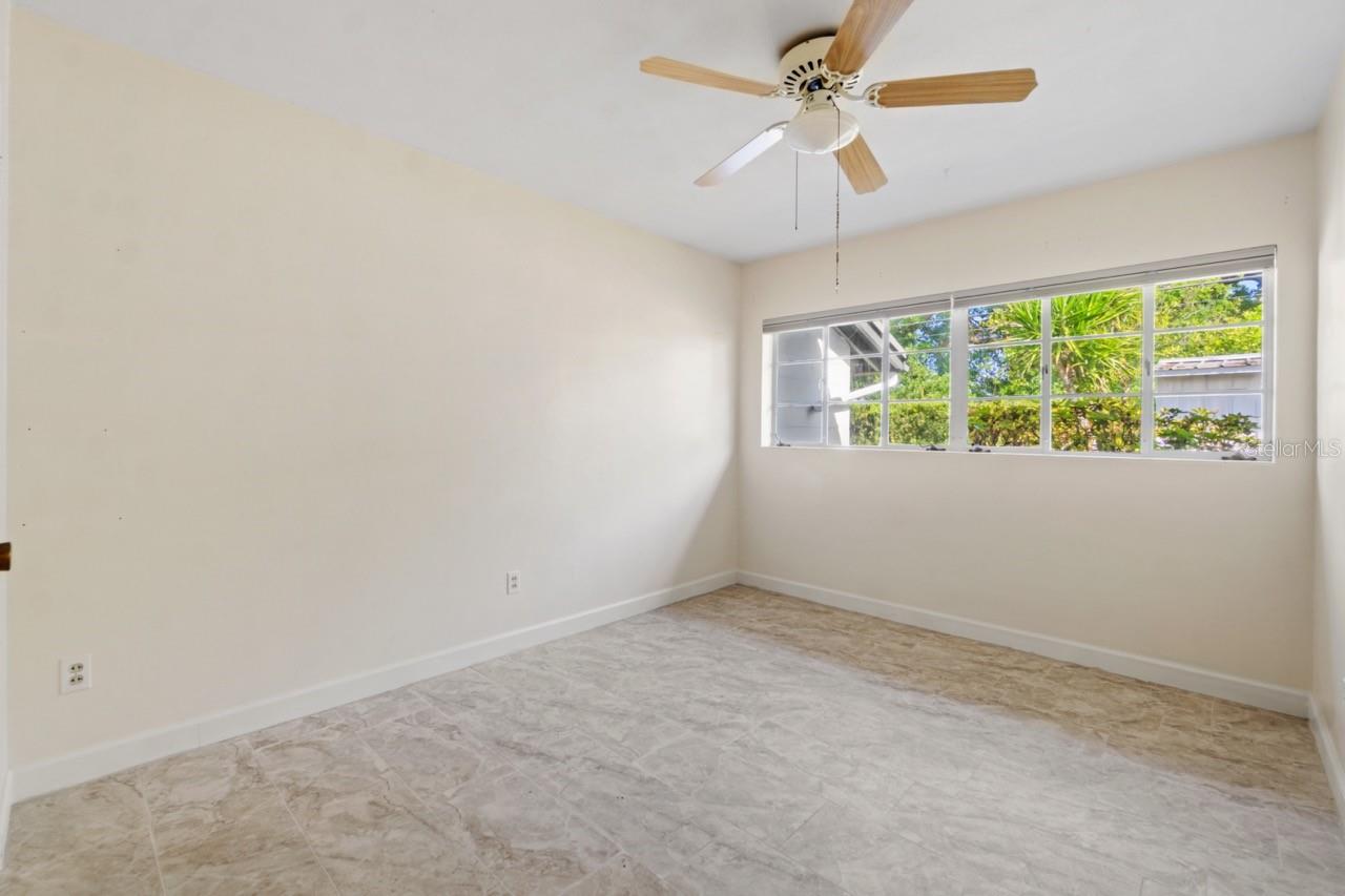 Image 28 of 33 For 1923 Linden Road