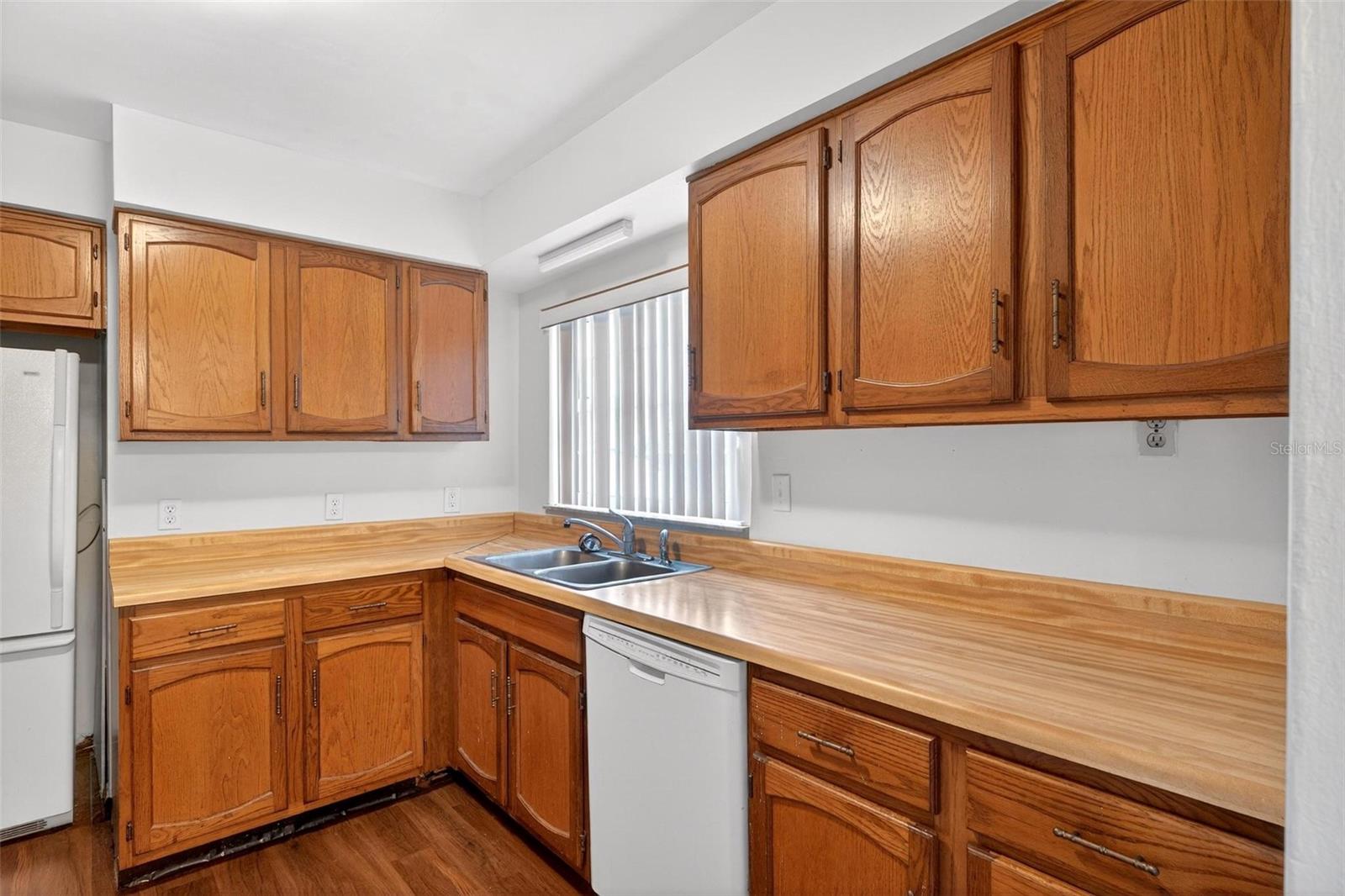 Image 16 of 41 For 1622 Omara Court