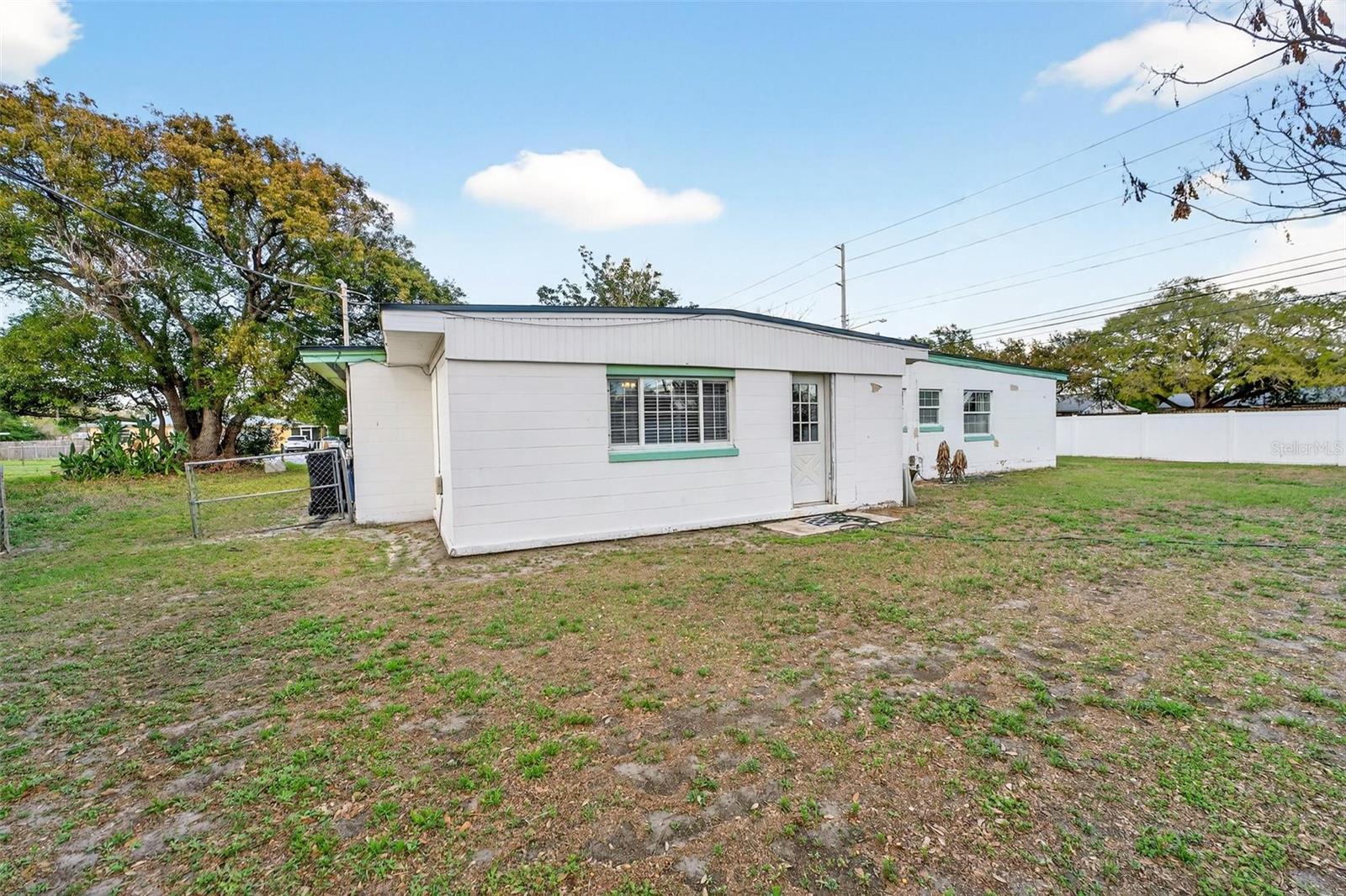 Image 7 of 41 For 1622 Omara Court